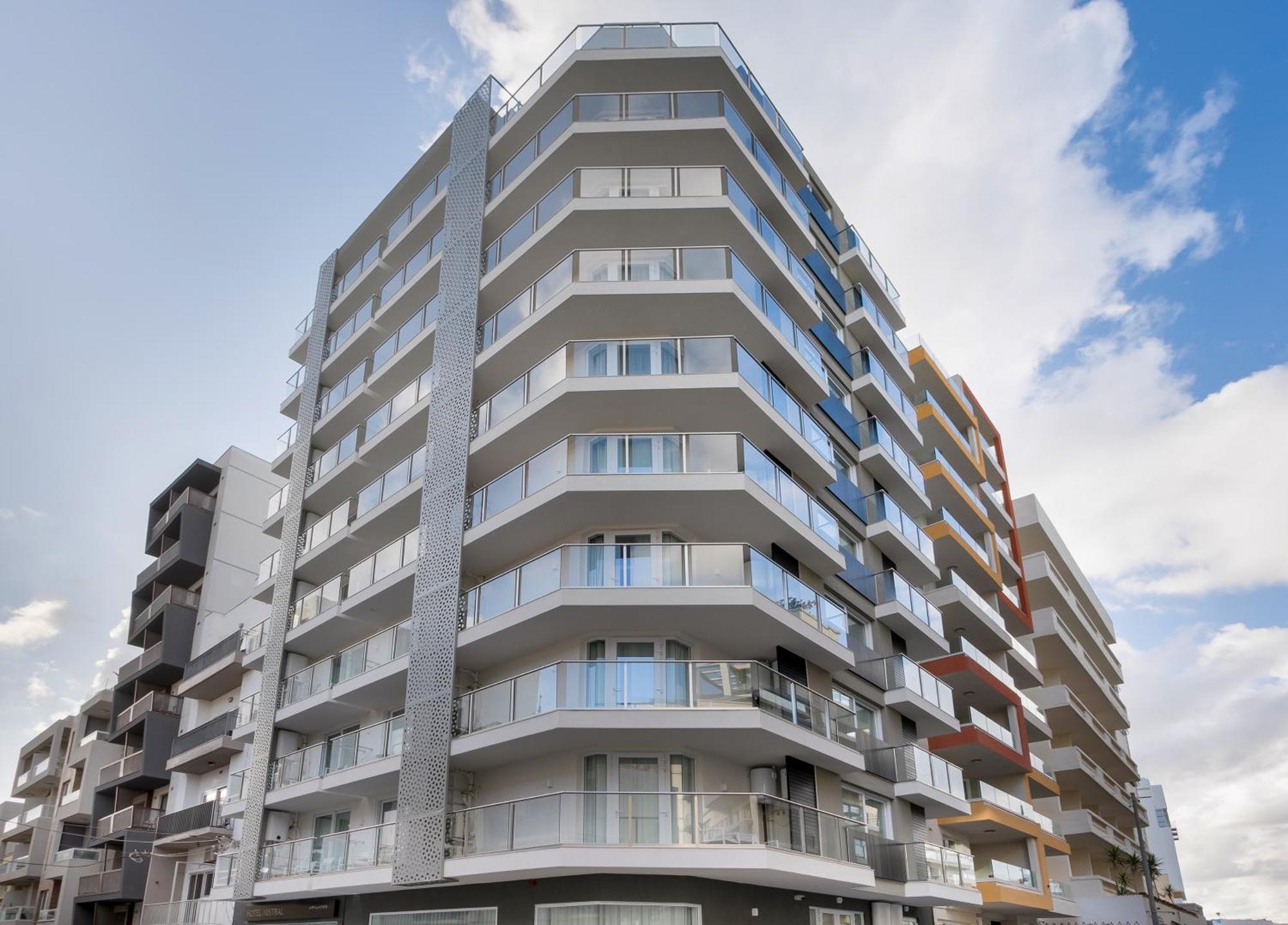 Hotel Mistral St Julian'S, Affiliated By Melia St. Julian's Exteriör bild